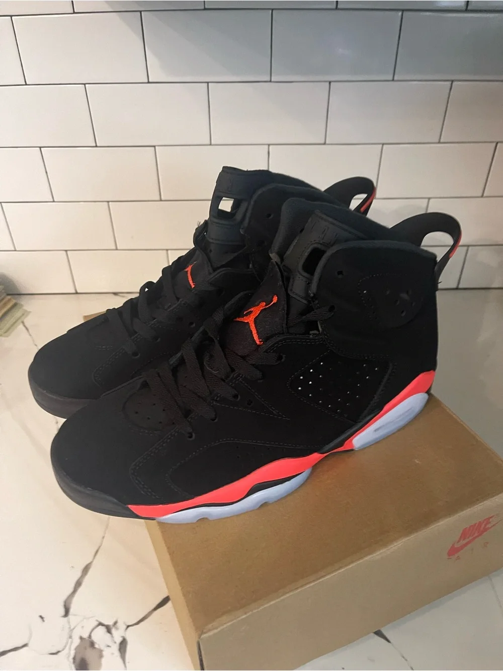 Men’s Retro 6 Infared Size 13.